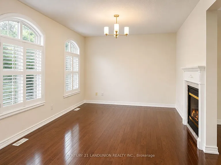 2238 Gladacres Ln — Photo 10