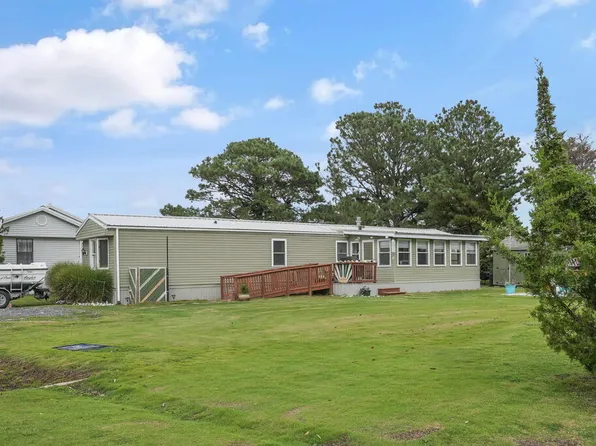 2410 Ridge Rd, Chincoteague Island, VA 23336