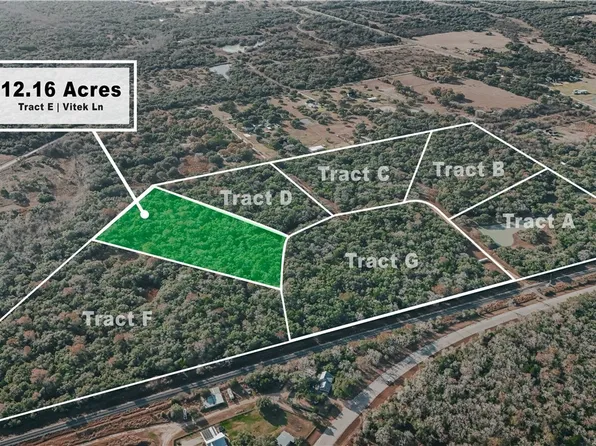 203 E Vitek Ln, Inez, TX 77968