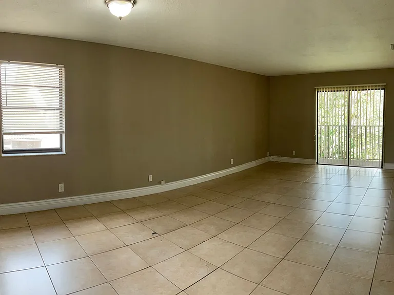 4170-4178 NW 114th Ave — Photo 12