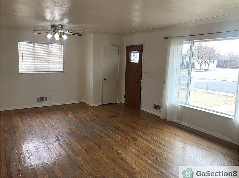 2nd image of 1299 Strong St #A