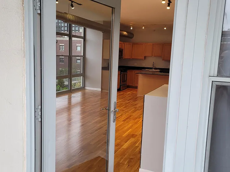 1200 W Monroe St #420 — Photo 35