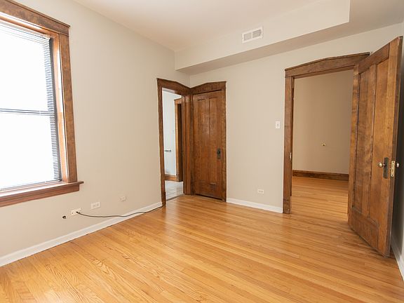 4th image of 3540 N Janssen Ave #1290710