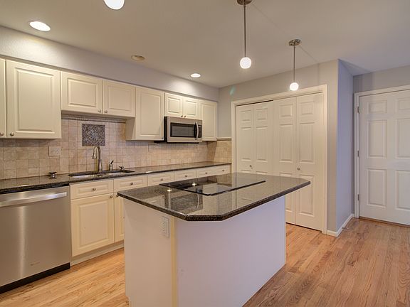 Luxury kitchen newer appliances and large pantry