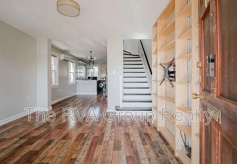 1230 Wallace St — Photo 5