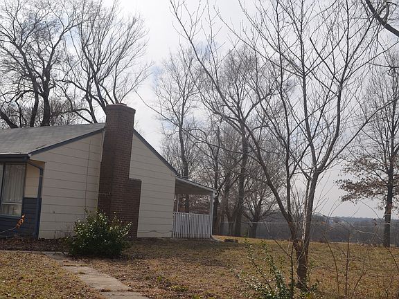 2nd image of 4900 Hedges Ave