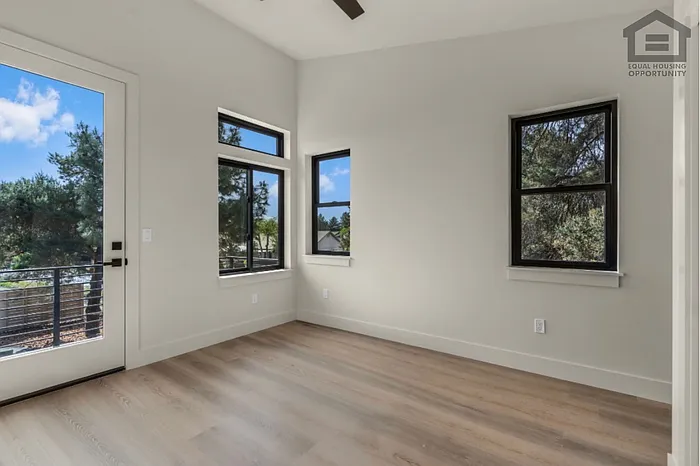 2548 SW Yew Ave #103 — Photo 12