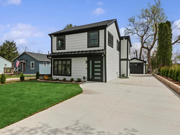 3159 East Barry DRIVE, Lake Geneva, WI 53147