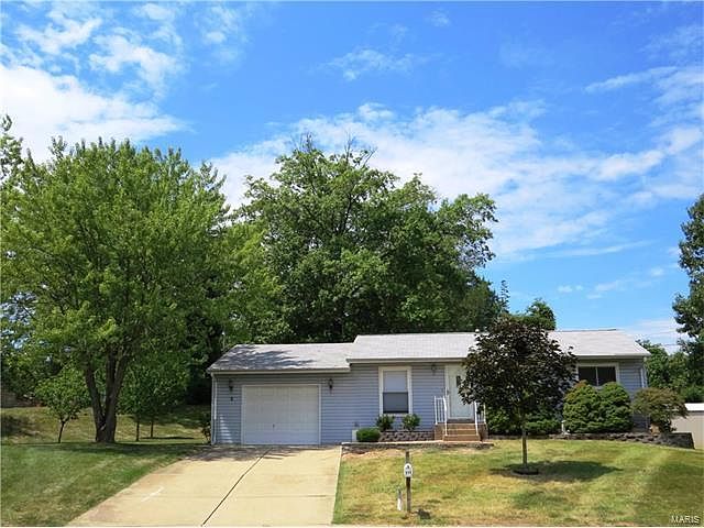 1st image of 454 McLaughlin Dr