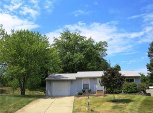 454 McLaughlin Dr, Saint Louis, MO 63129