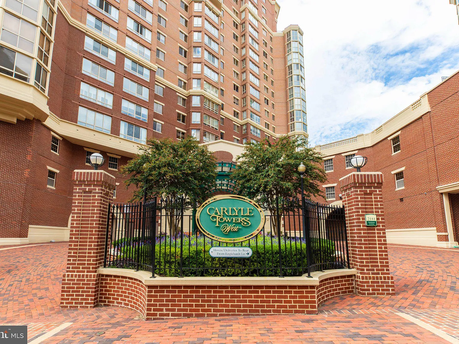 2 bed, 2.0 bath, 1445 sqft, $3,795 — Photo 2