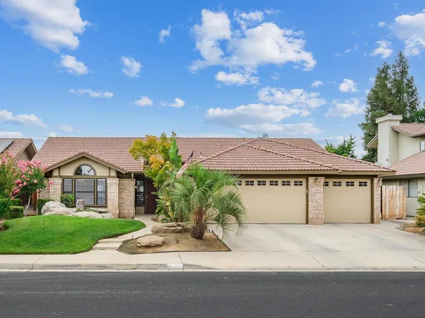 2077 Gibson Ave, Clovis, CA 93611