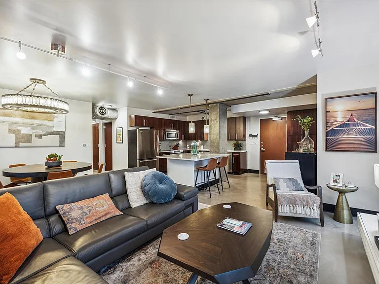 800 Brazos St #1007 — Photo 5