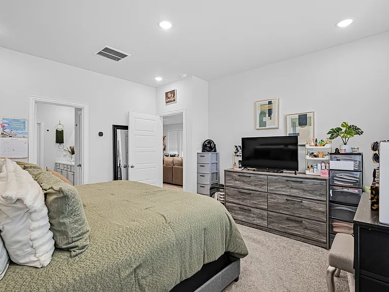 1116 Redcoat Dr — Photo 11