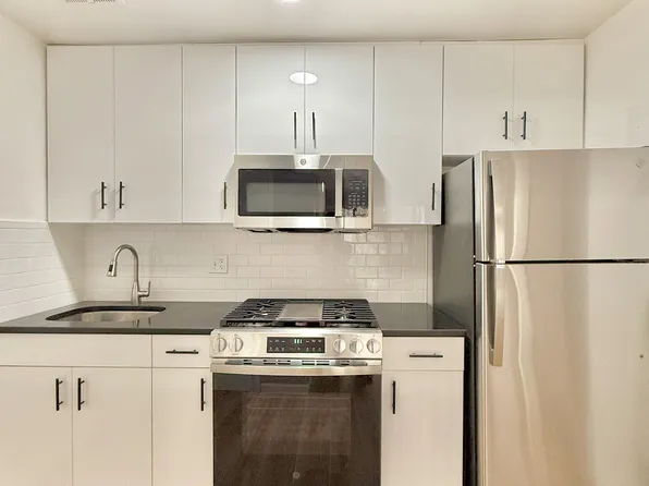 76-16 Grand Central Parkway image 4 of 10