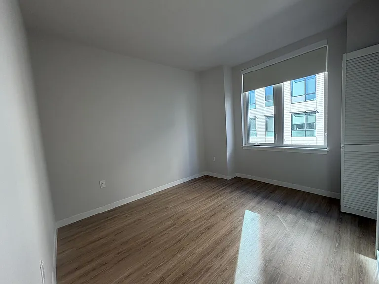 The Berkeley Place — Photo 40