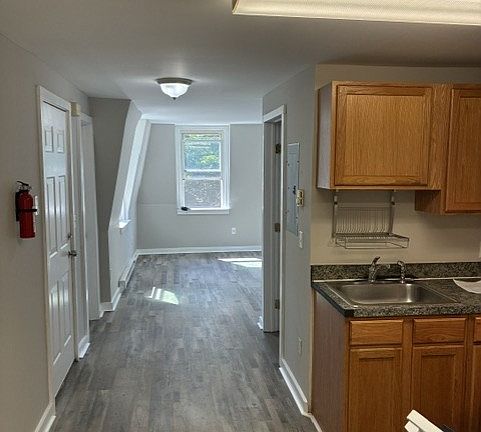 5th image of 161 Caroline St #3