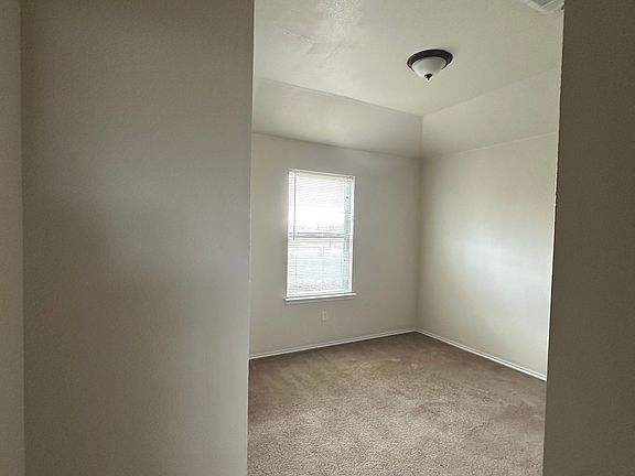 5th image of 5001-5003 Sanger Circle Dr