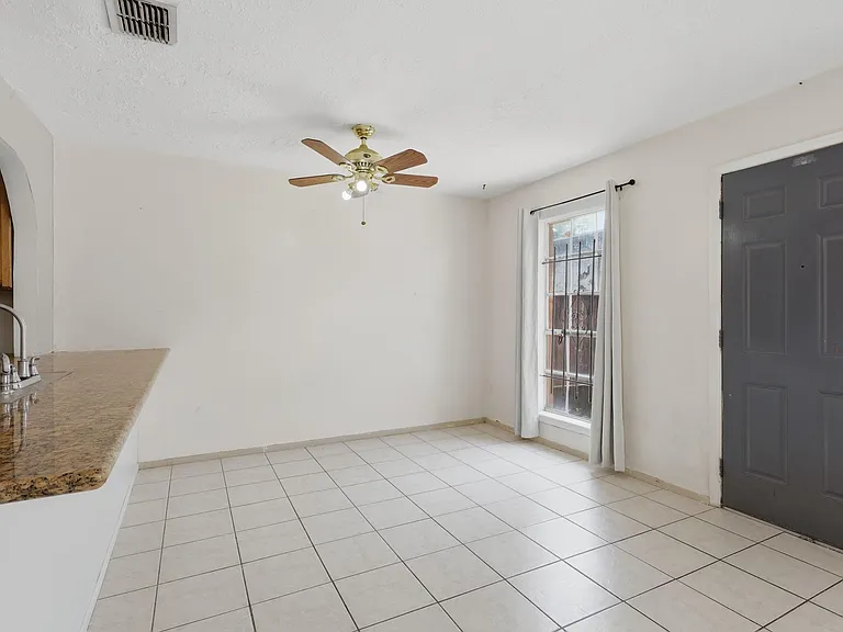 12449 Sharpview Dr #2449 — Photo 8