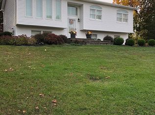 18 Park Hill Dr, Hopewell Junction, NY 12533