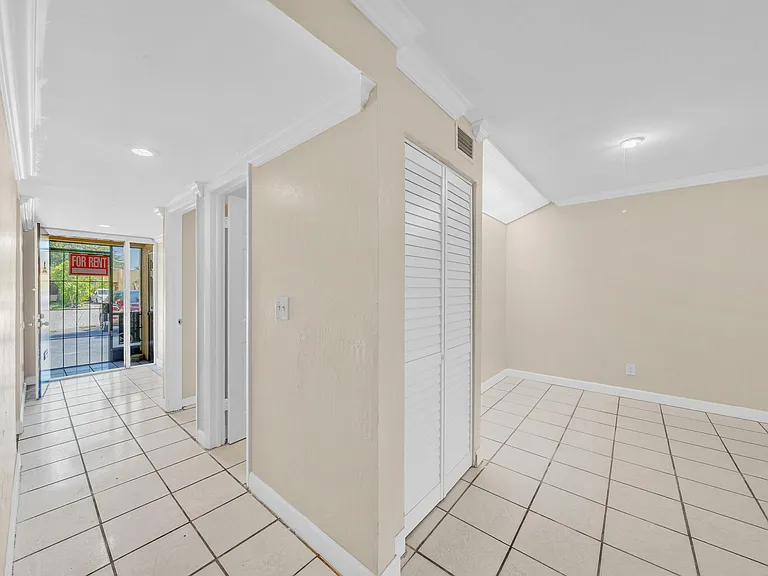 221 NW 43rd Pl — Photo 48
