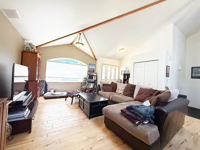 634 NE Dawn Rd — Photo 5