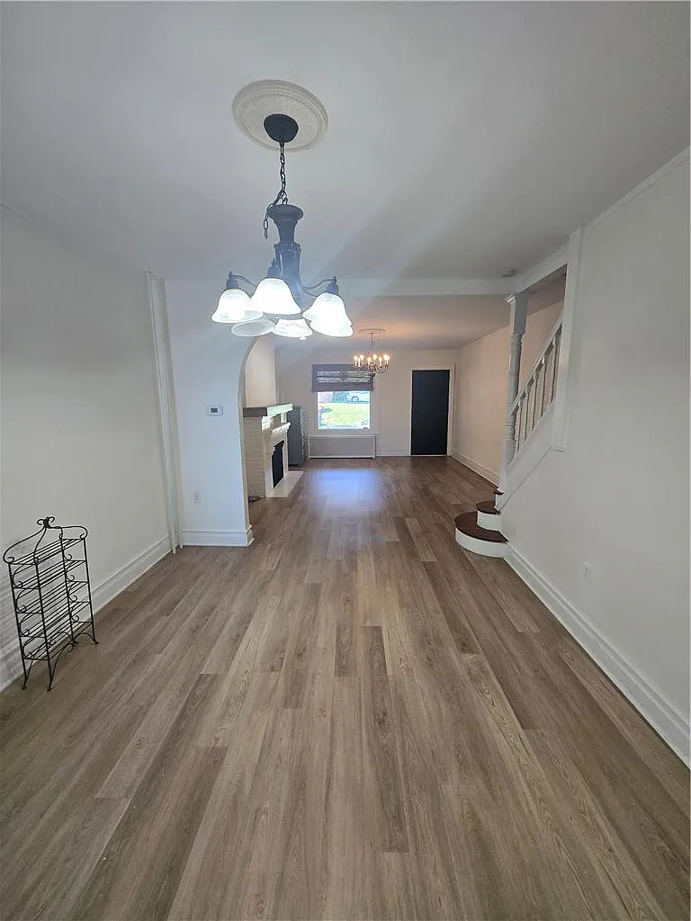 3 bed, 1273 sqft, $2,300 — Photo 4