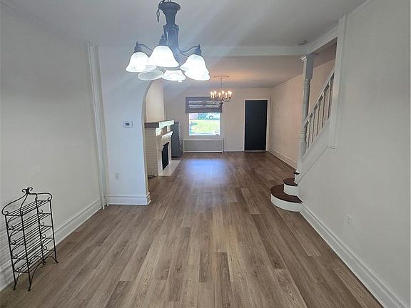 4th image of 1744 W Union St