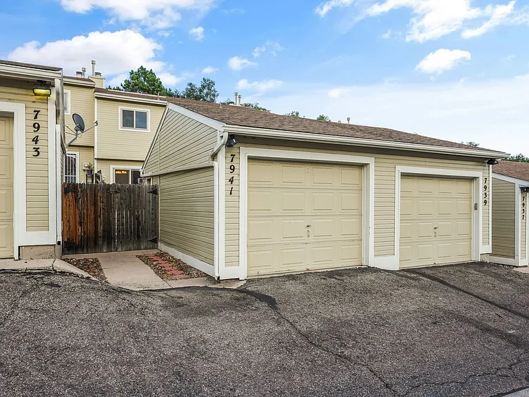 7941 Lexington Park Dr — Photo 20