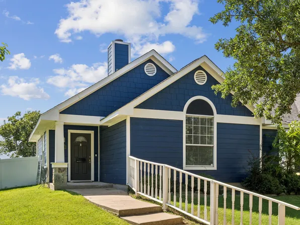 1425 Devonshire Dr, Aubrey, TX 76227