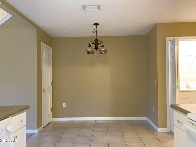 5204 Joshua Ln — Photo 8