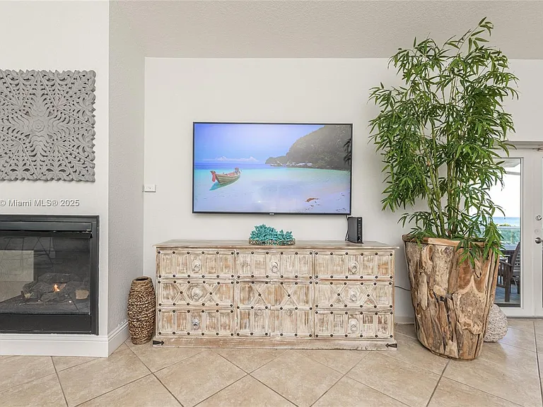 302 Balboa St — Photo 11