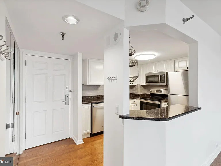 2001 Hamilton St #1103 — Photo 11