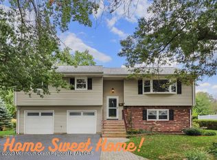 6 Violante Ct, Eatontown, NJ 07724