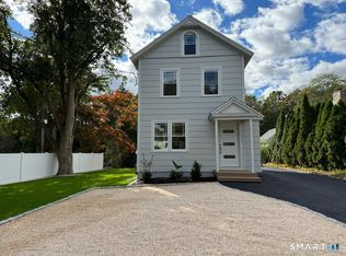 429 Round Hill Rd, Fairfield, CT 06824