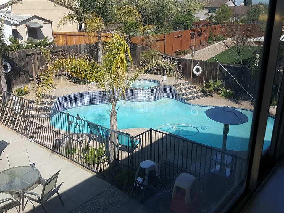 2nd image of 412 Clearwood Dr