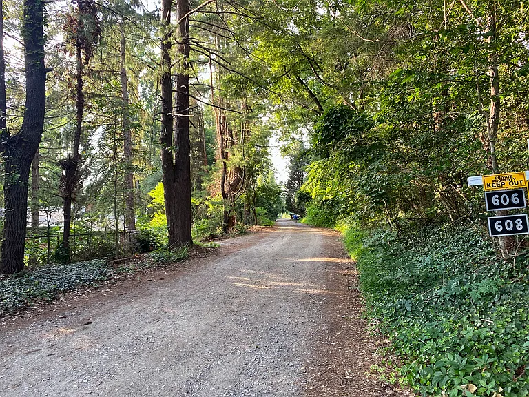 Private Lane entry off Fairview Road
