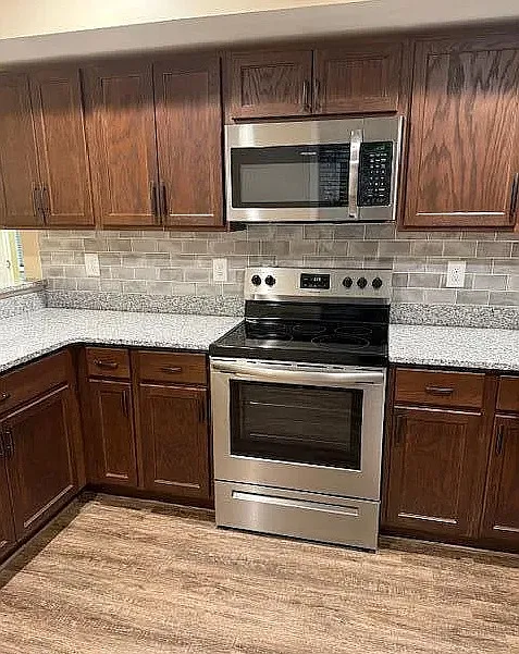 Charming 3-Bedroom Townhouse in Elizabethton, TN — Photo 2