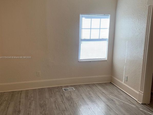 jacksonville-florida-154610790 picture