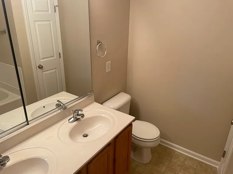 1211 Canyon Rock Ct #102 — Photo 8