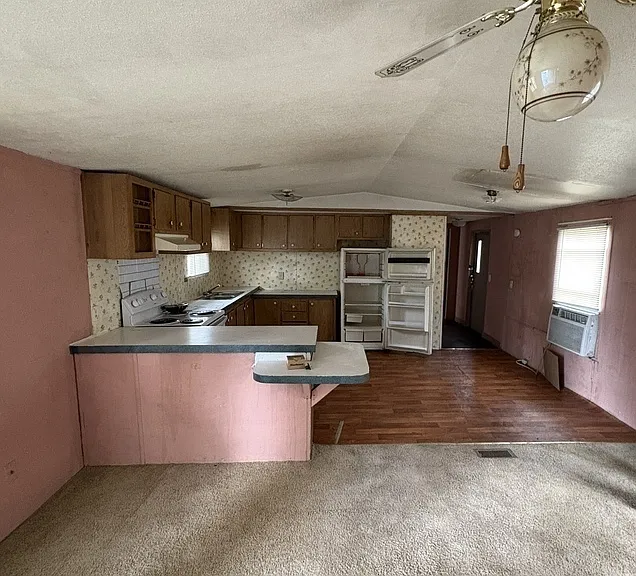 475 E Robins St #107 — Photo 3