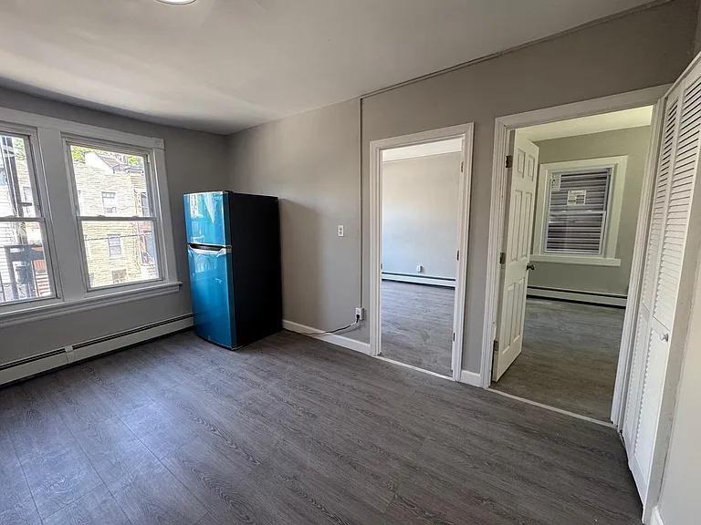 34 Coles St #2A — Photo 11