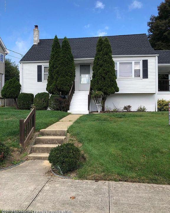 1st image of 17 Clarence Ave