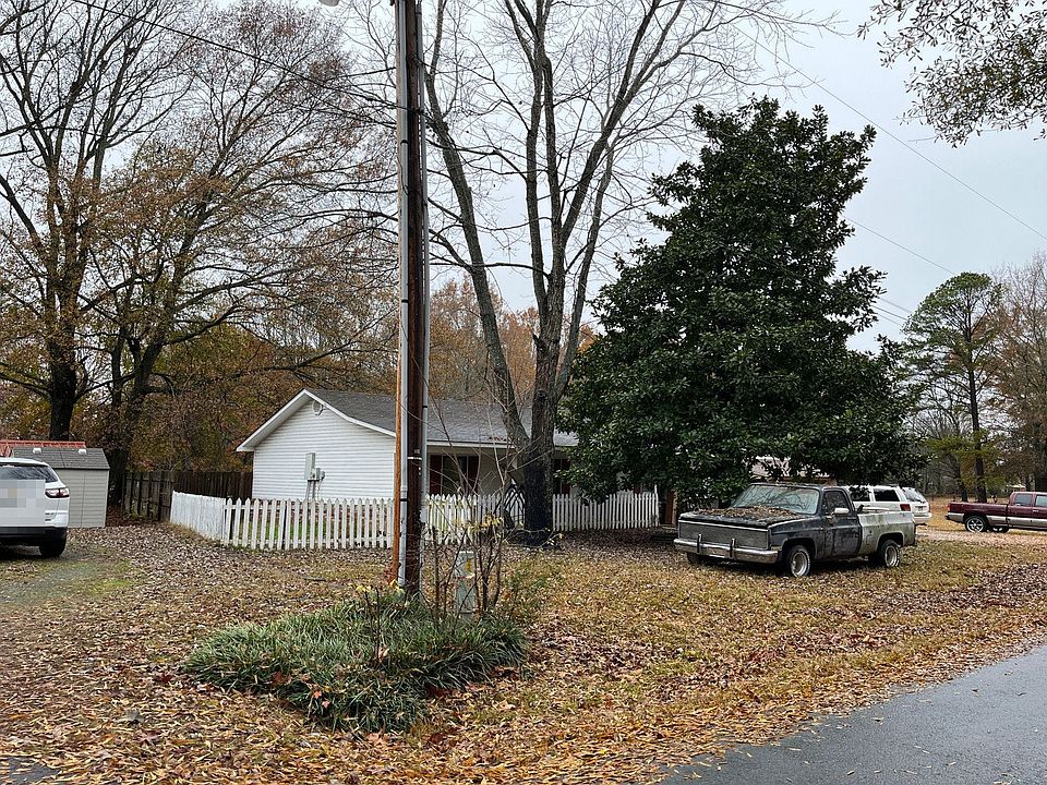 2nd image of 50 Linder Rd