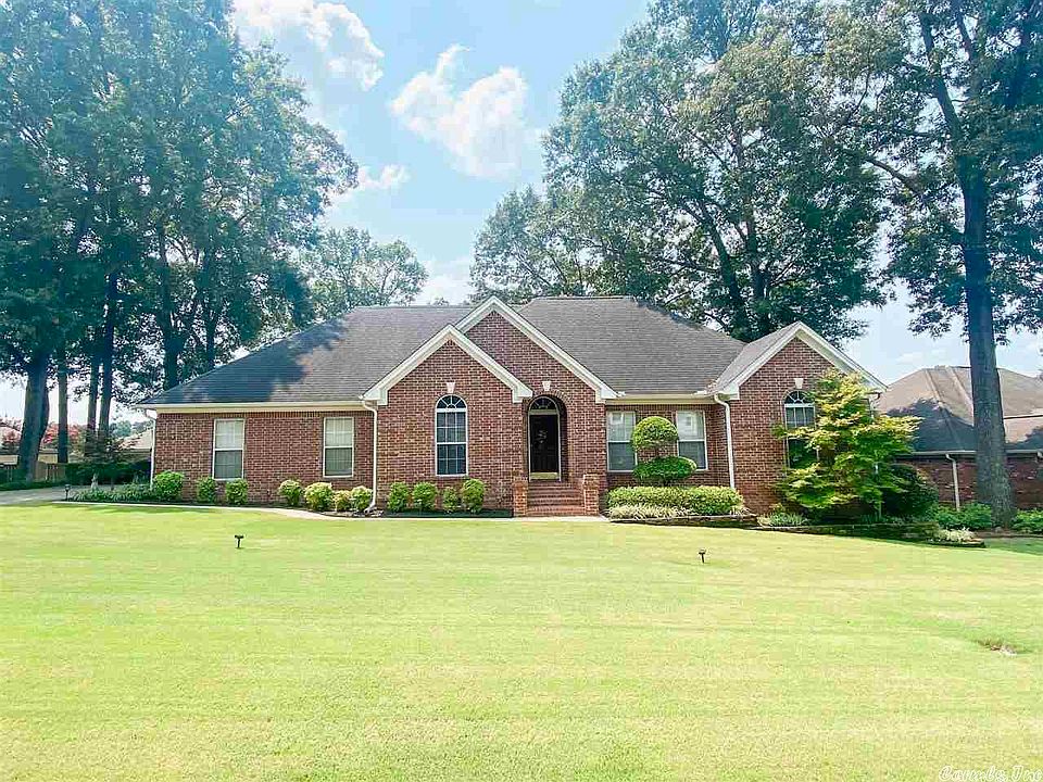 1st image of 115 Water Oak Dr