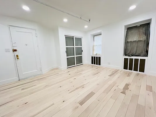 Rented by Pear NYC LLC | media 5