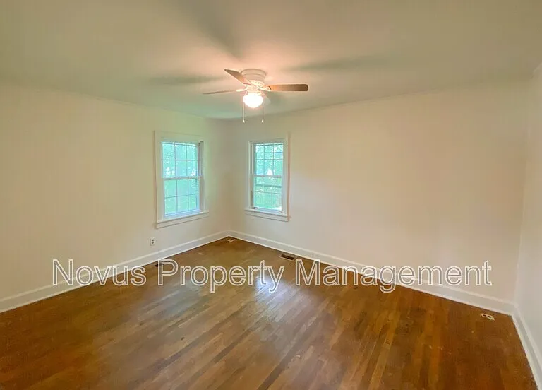 136 Watson St — Photo 11