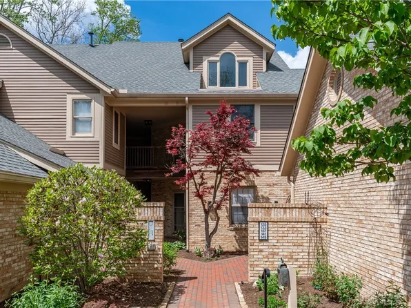 137 Crossridge Dr, Dayton, OH 45429