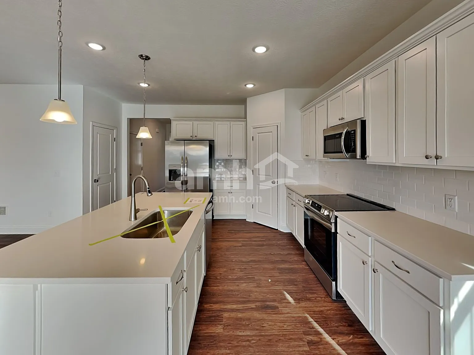 4 bed, 2.5 bath, 2297 sqft, $3,100 — Photo 3