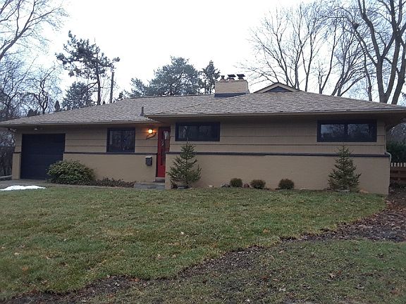 Pretty home; pretty setting